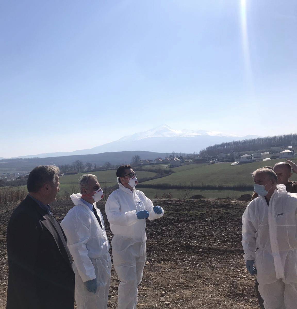 Ministri Mustafa siguron mbështetje për fermerët, krahas gjendjes emergjente në vend