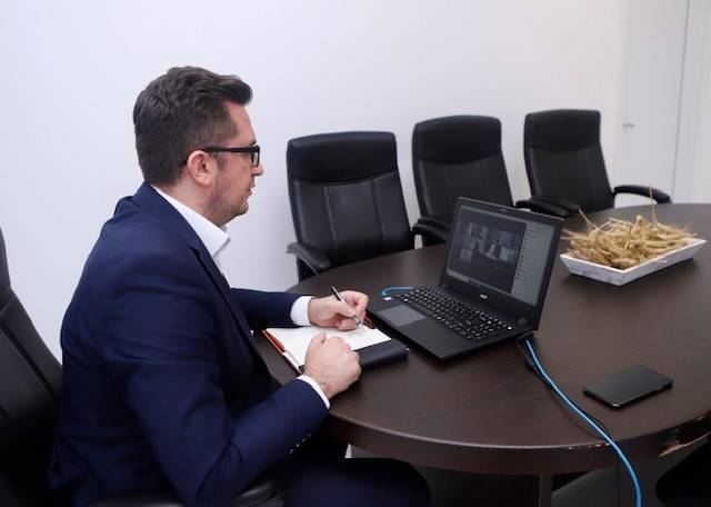 Ministri Mustafa zhvilloi takim virtual me përfaqësuesit e BE-së, Ambasadës Gjermane dhe GIZ-it