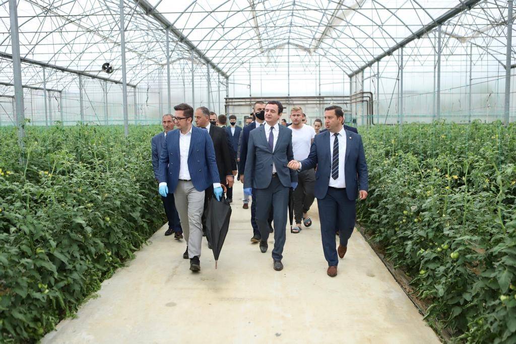 Ministar Mustafa prati premijera Kurtija u opštinama koje su pogođene štetom od grada