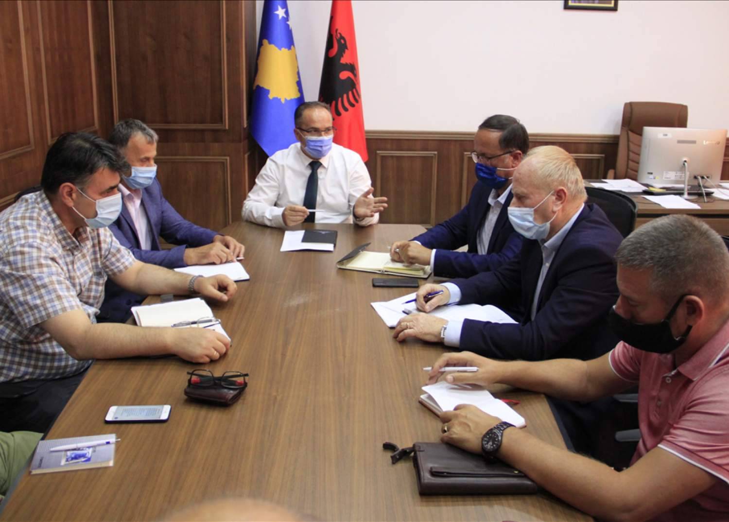 Zëvendësministri Ramadani: Do të punojmë bashkërisht për adresimin e problemeve të qumështarëve