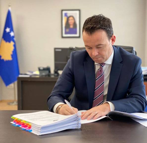 Ministri Faton Peci me vendime për masa mbrojtëse për prodhuesit bujqësor