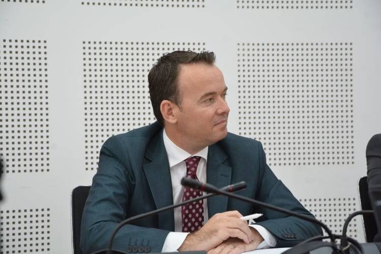 Ministri Faton Peci: Të gjitha vërejtjet e auditorit janë adresuar për 6 muaj