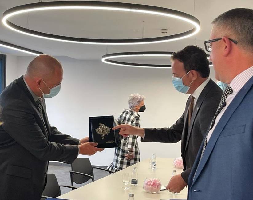 Ministri Faton Peci takoi homologun slloven, Jozhe Podgorshek