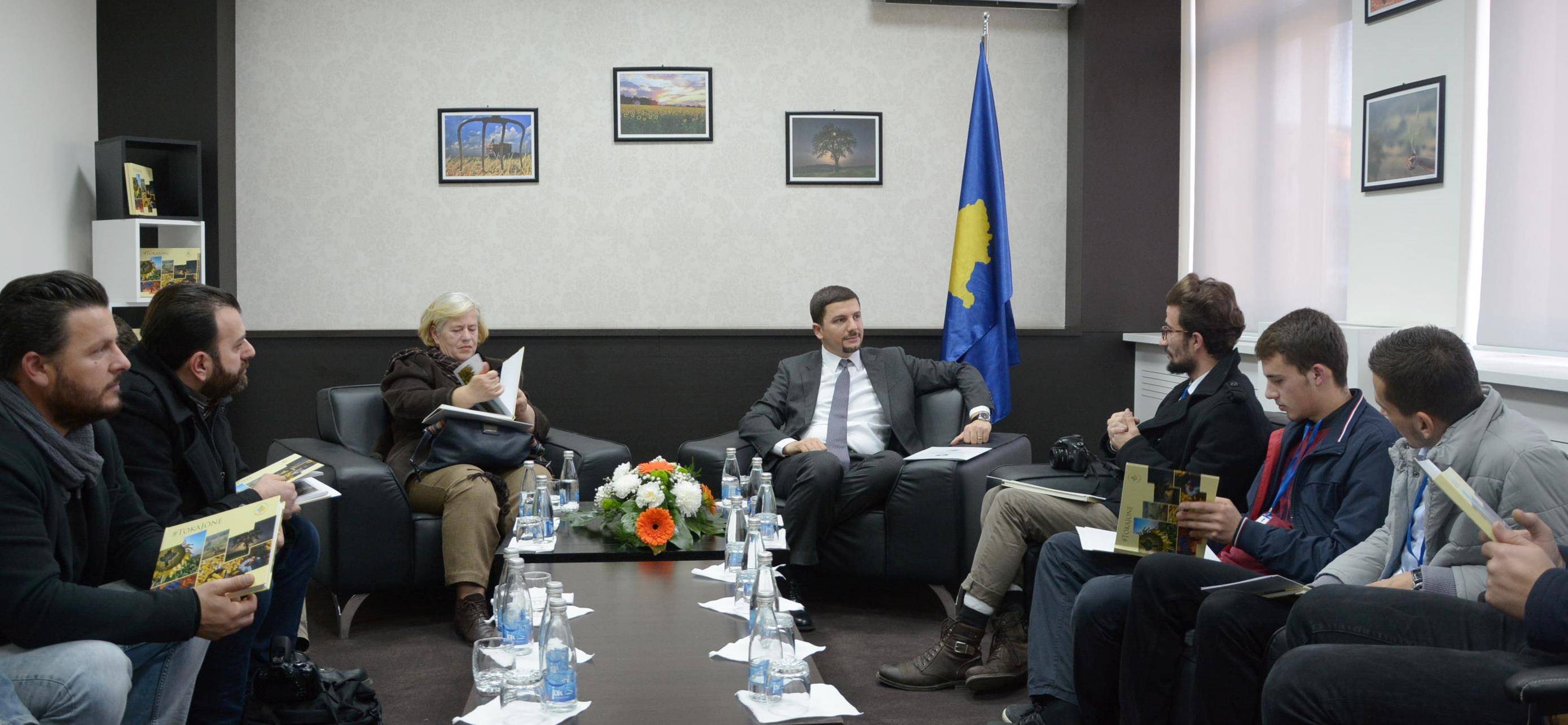 02_12_2015_3268201_Ndarja_e_cmimeve__2_