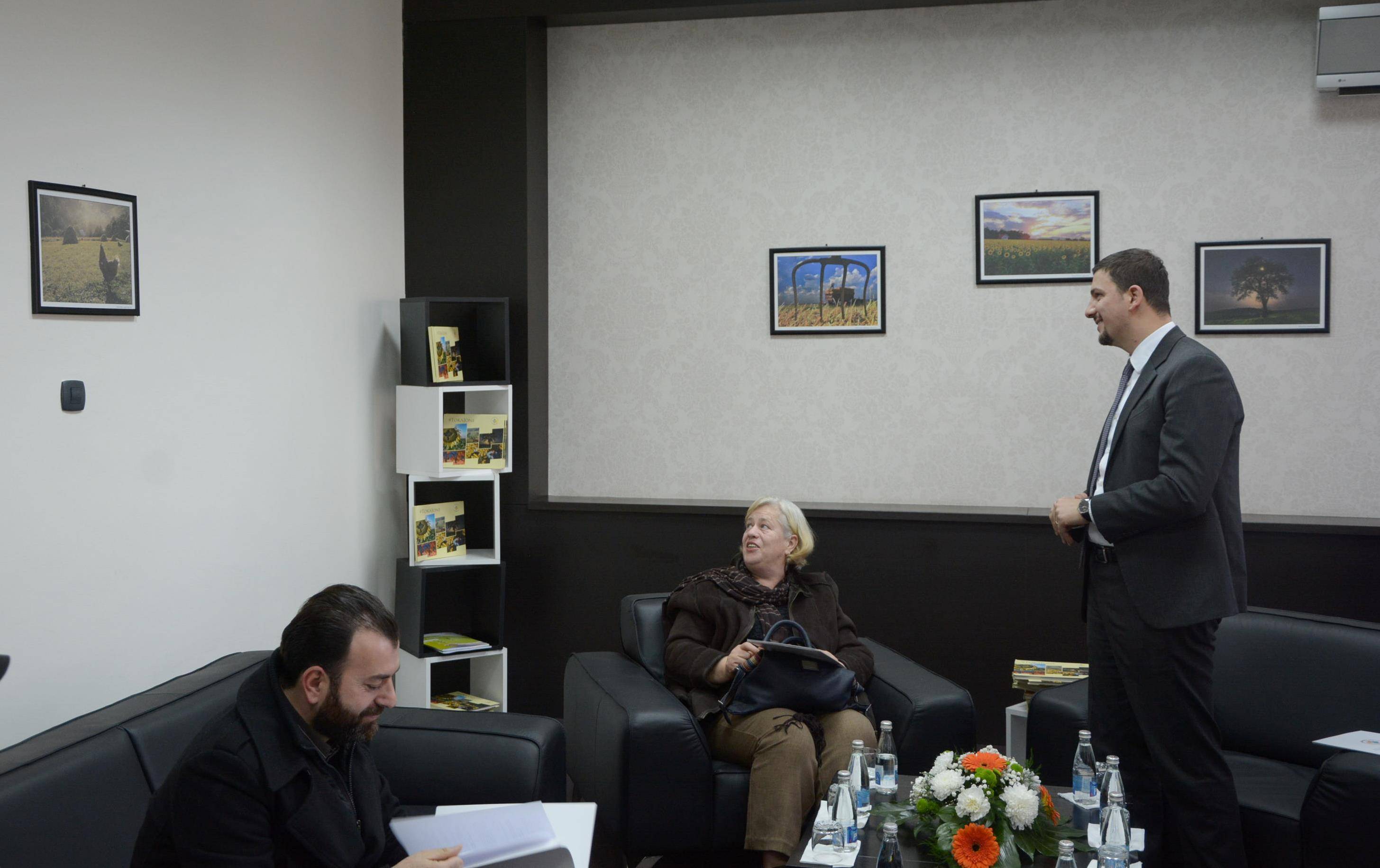 02_12_2015_805526_Ndarja_e_cmimeve__1_