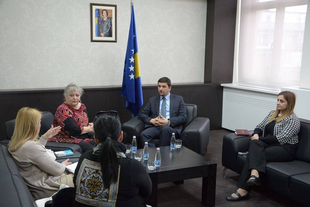 03_04_2015_9000914_Takim_me_drejtueset_e_shoqates__SHE_ERA