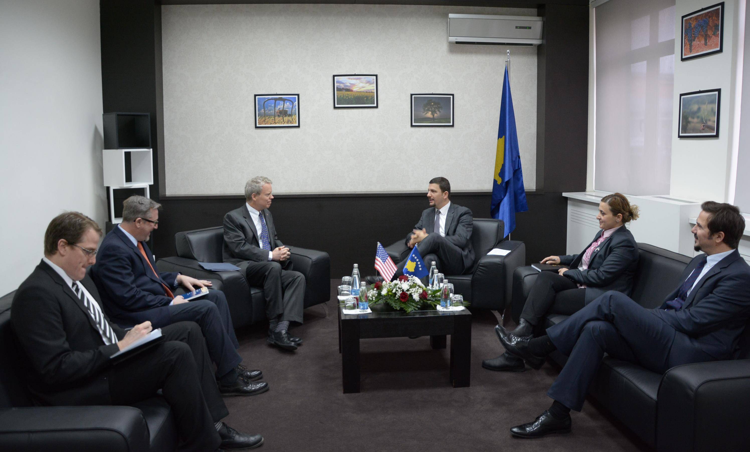 12_01_2016_209785_Takim_me_Ambasadorin_Delawie__3_